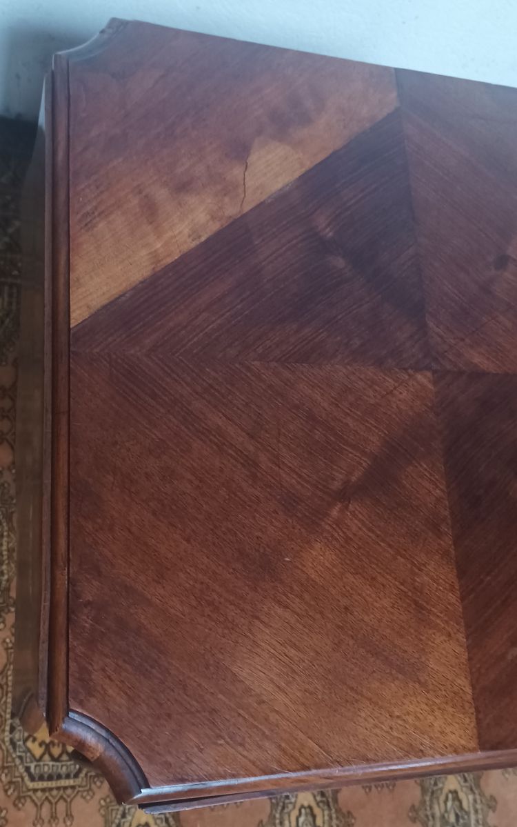 Louis XV clover table in walnut