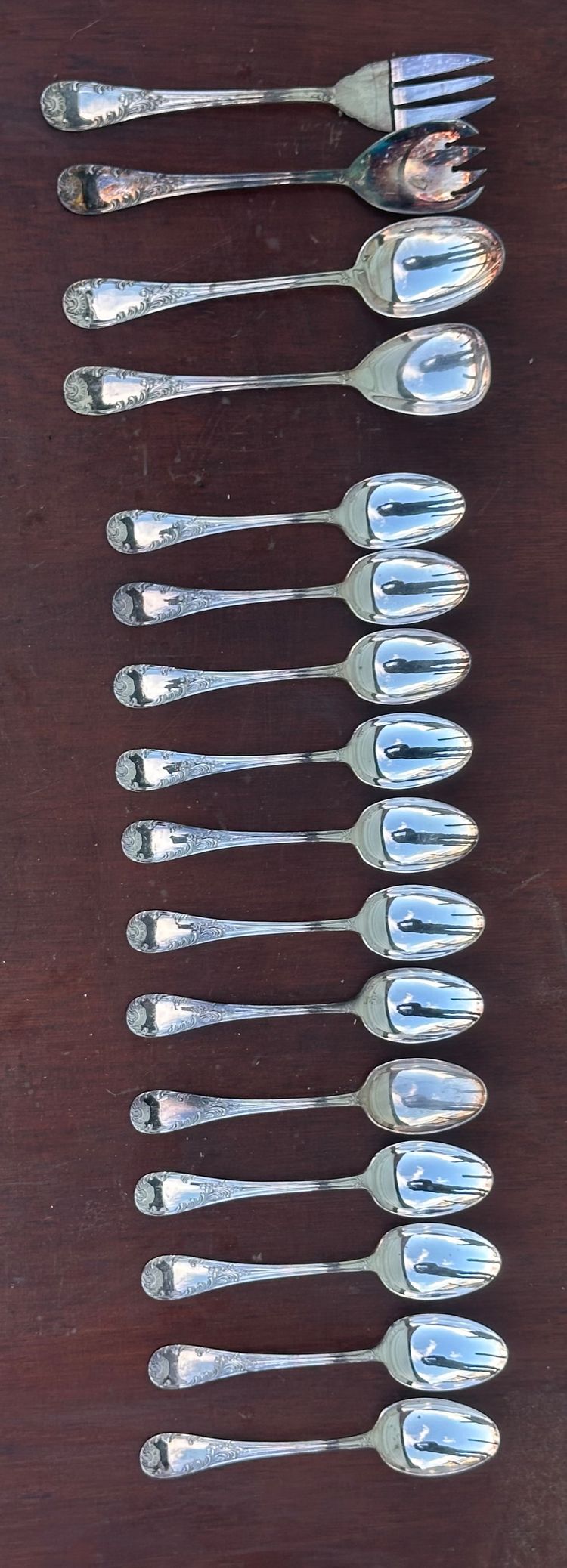 12 Saint Médard knives