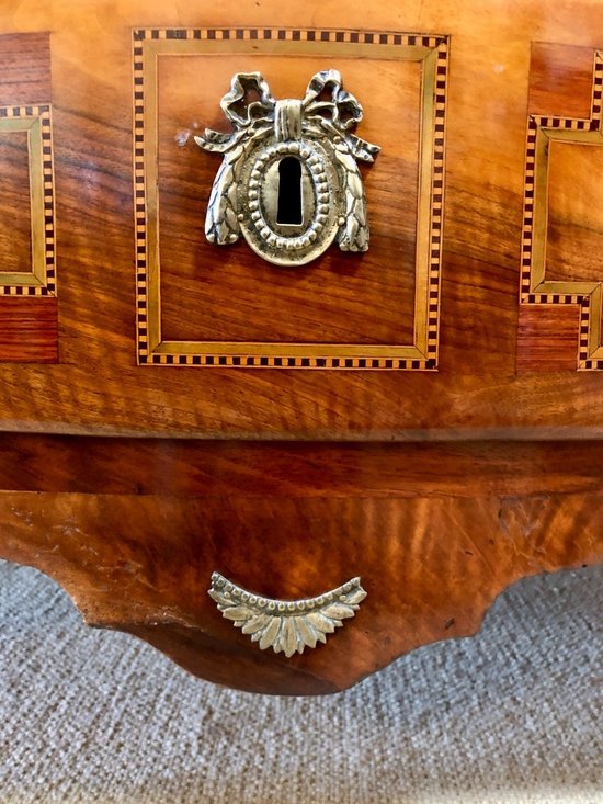 Commode Grenobloise. France, XVIIIe siècle