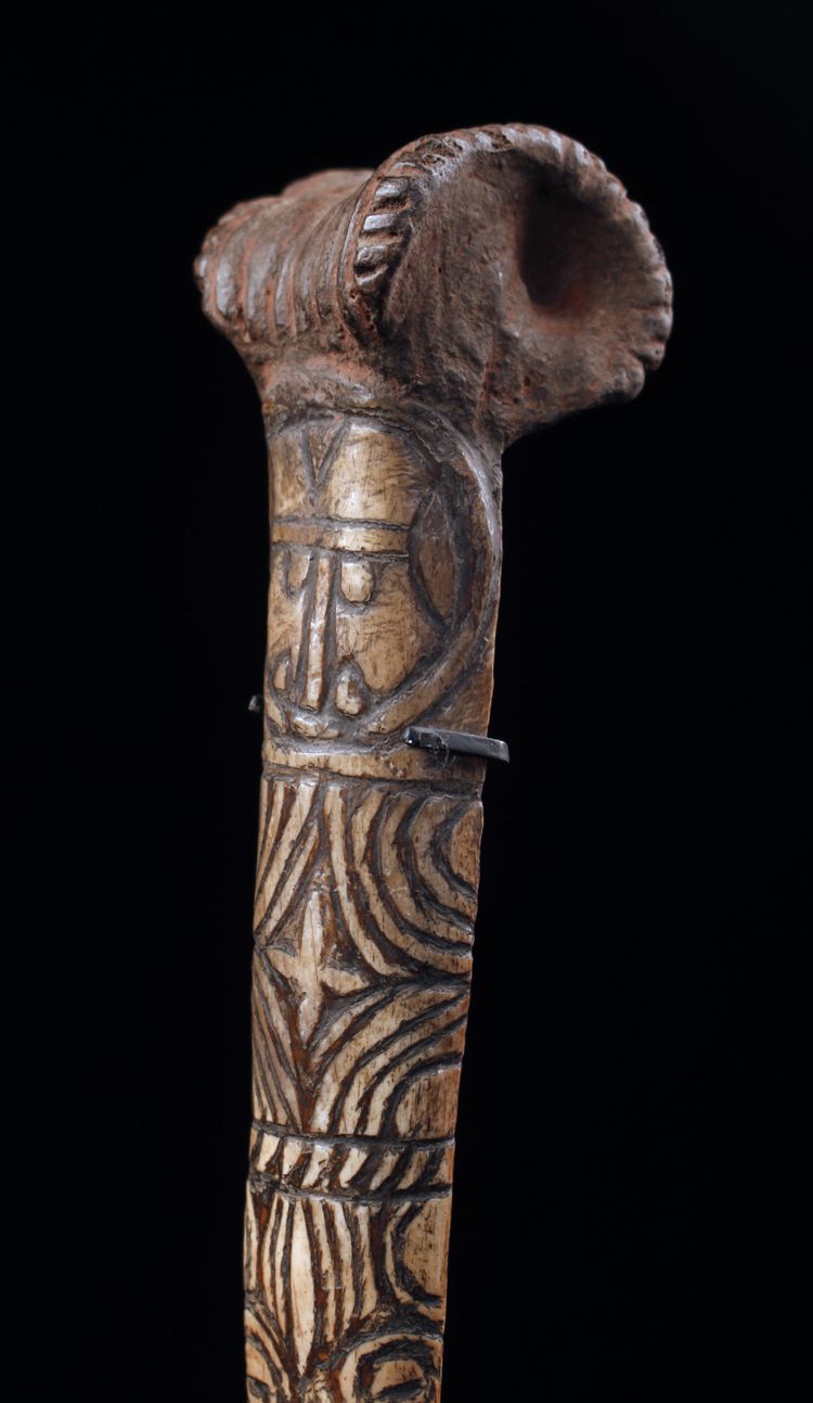 Knochendolch, Stammeskunst, Ozeanische Kunst, Ozeanien, traditionelle Waffe, Papua-Neuguinea