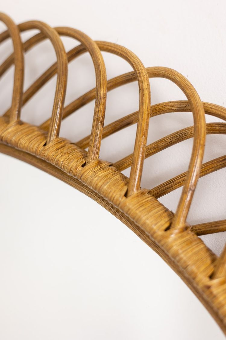 Pair of round rattan mirrors with interlacing. 1980s. LS6358B551M