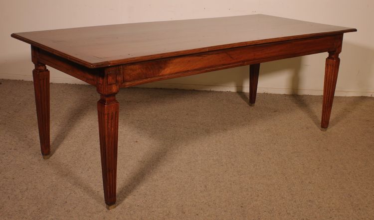 Table De Salle à Manger d'époque Louis XVI En Noyer -18° Siècle