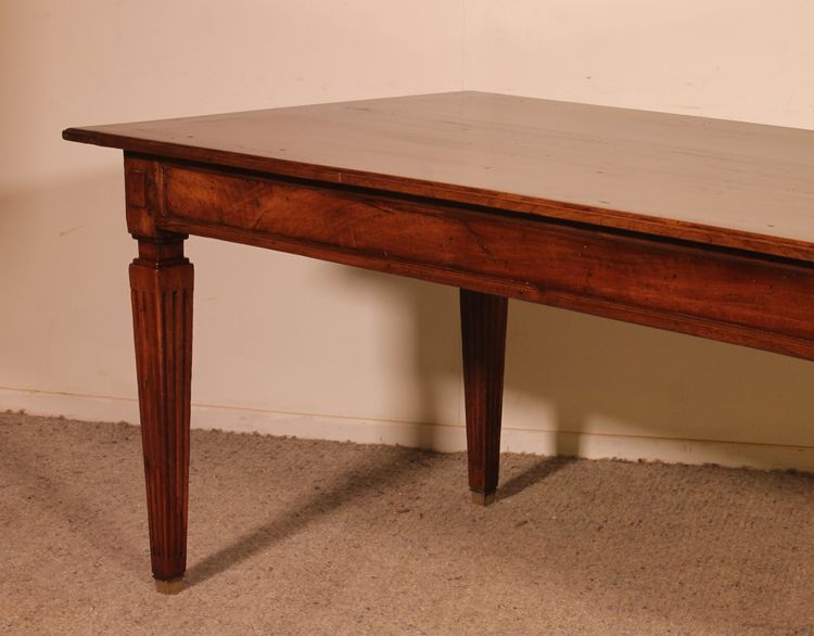 Table De Salle à Manger d'époque Louis XVI En Noyer -18° Siècle
