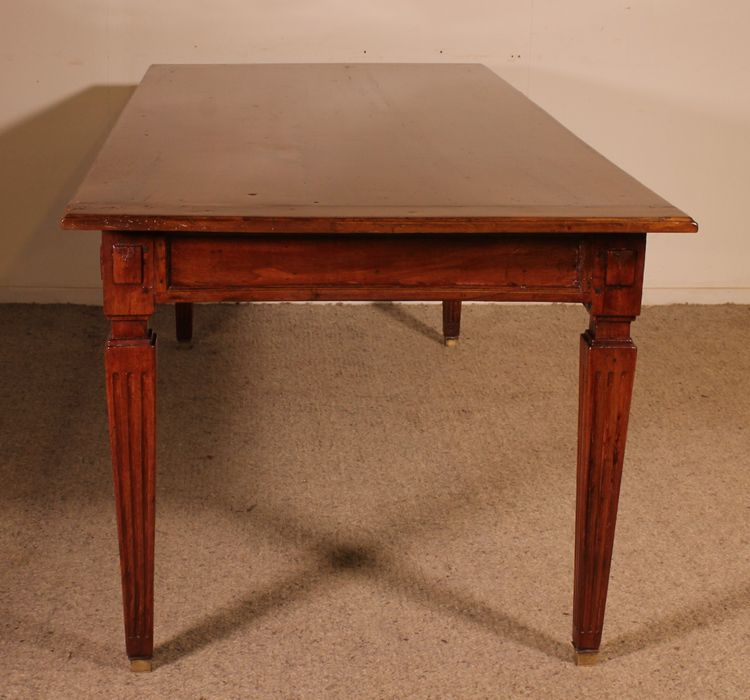 Table De Salle à Manger d'époque Louis XVI En Noyer -18° Siècle