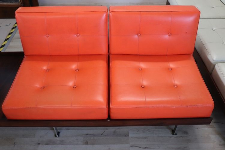 Coppia di divani anni '60 etichetta originale Saporiti