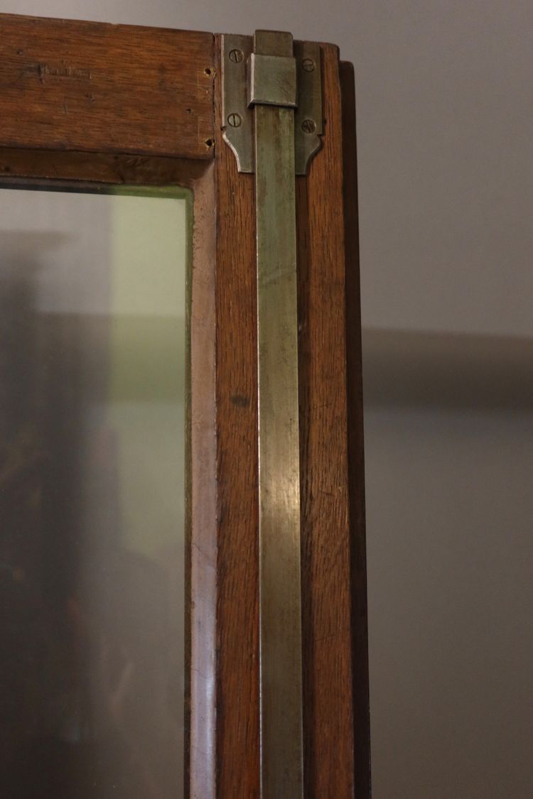 Vetrina in mogano del XIX secolo