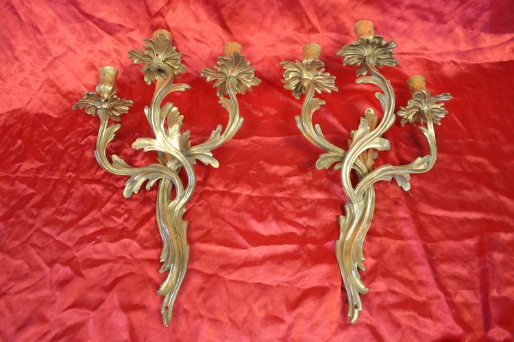 Pair of Louis XV style bronze 3-light wall lights, early 20th century height: 46 cm