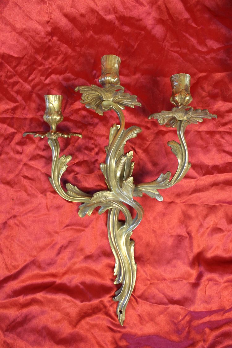Pair of Louis XV style bronze 3-light wall lights, early 20th century height: 46 cm