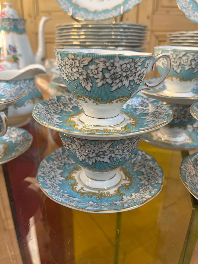 Royal Albert 100-Piece Enchantment Dinner Service