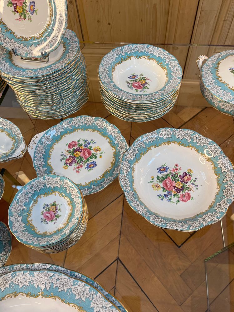 Royal Albert 100-Piece Enchantment Dinner Service