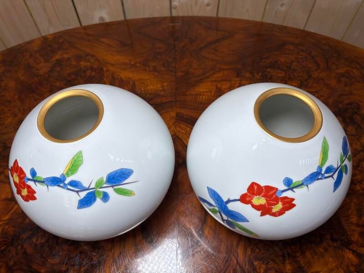 Coppia di vasi a sfera