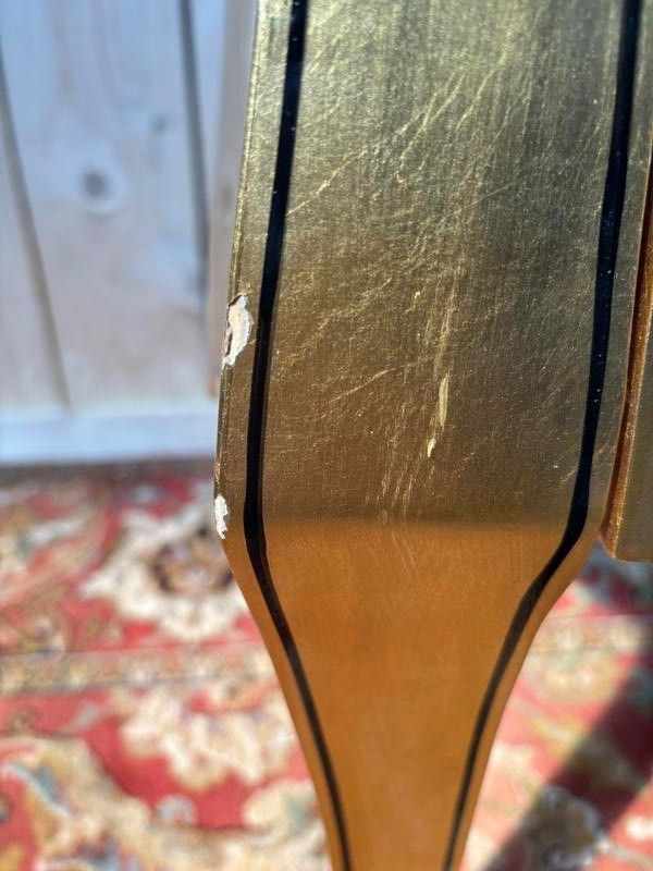 Commode en bois doré 