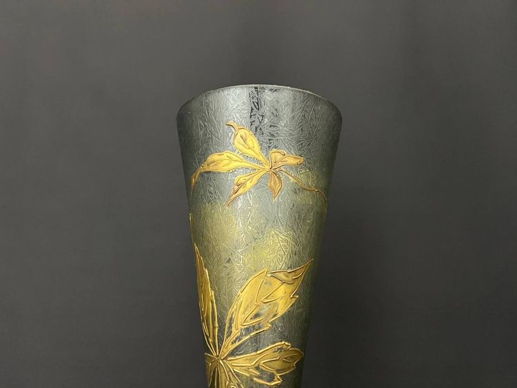 Vase Art Déco en verre soufflé gravé à l’acide – motif floral doré