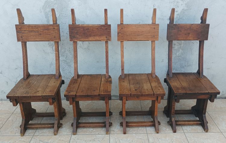 Set of table and 4 mountain chairs in solid oak