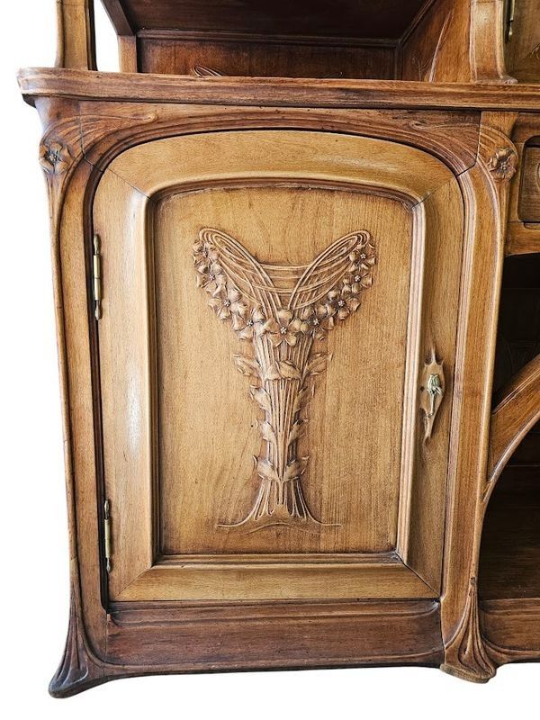 Monumental Buffet de Présentation Art Nouveau