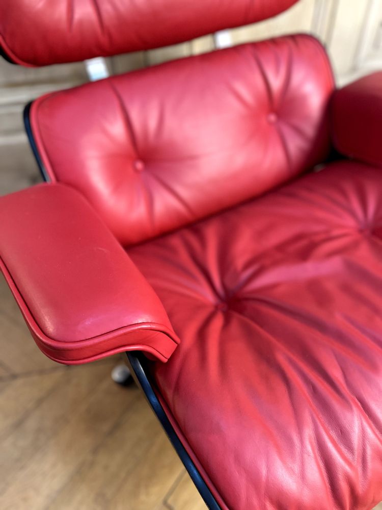 Charles & Ray EAMES two Lounge Chairs and an Ottoman Vitra Edition