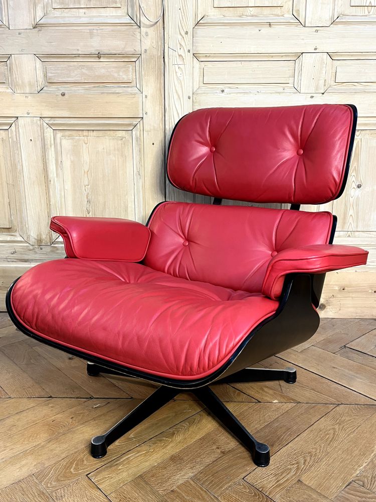 Charles & Ray EAMES two Lounge Chairs and an Ottoman Vitra Edition