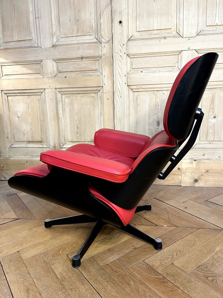 Charles & Ray EAMES two Lounge Chairs and an Ottoman Vitra Edition