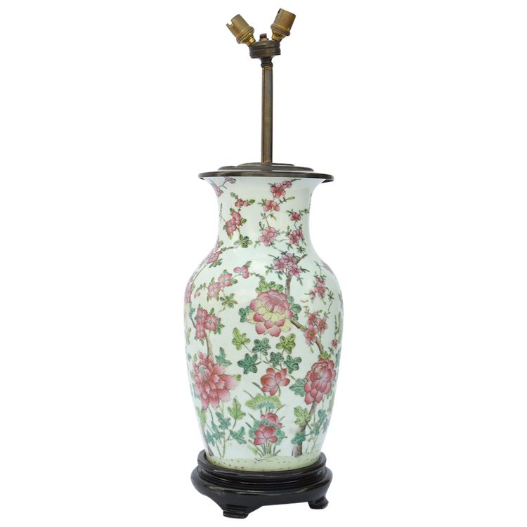 Lamp base
