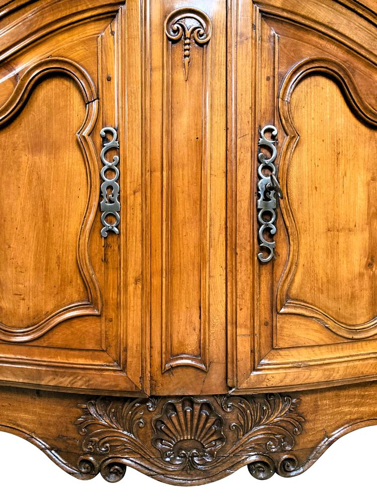 18th century Louis XV sideboard from the Château des Deux Sèvres