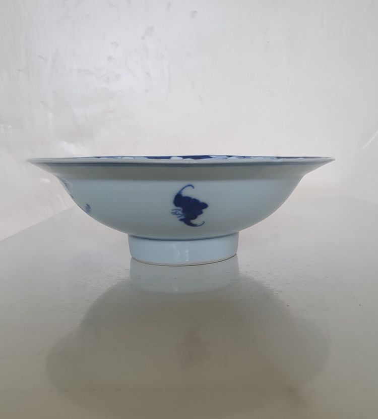 Late Qing blue and white porcelain bowl with immortals; 19th c China