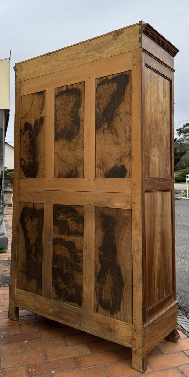 Louis Philippe period shell cabinet in walnut circa 1830