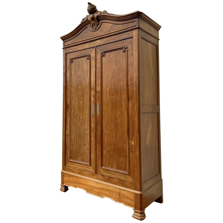 Louis Philippe period shell cabinet in walnut circa 1830