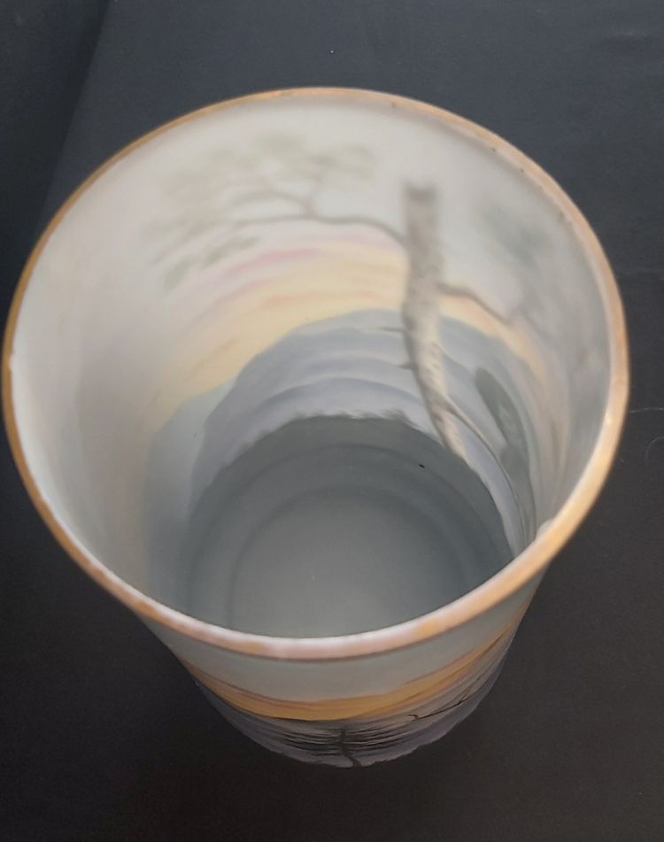 Vase aus Opalglas mit Heidehahndekor 