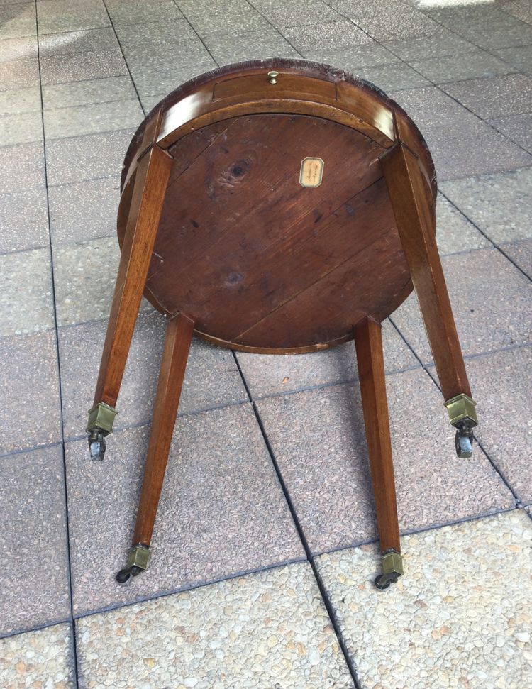 A pedestal table called a "bouillotte table"