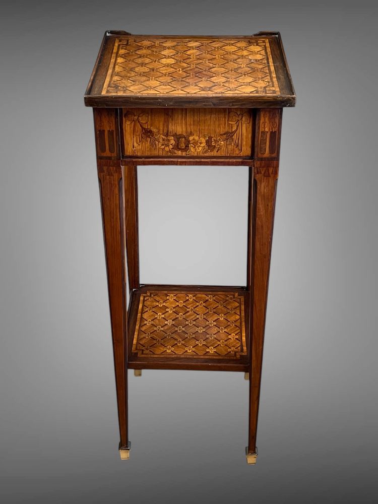 SMALL FLYING TABLE WITH TWO SQUARE TOPS IN MARQUETRY ON ALL SIDES WITH FLOWERS