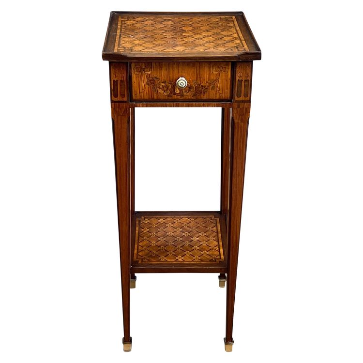 SMALL FLYING TABLE WITH TWO SQUARE TOPS IN MARQUETRY ON ALL SIDES WITH FLOWERS