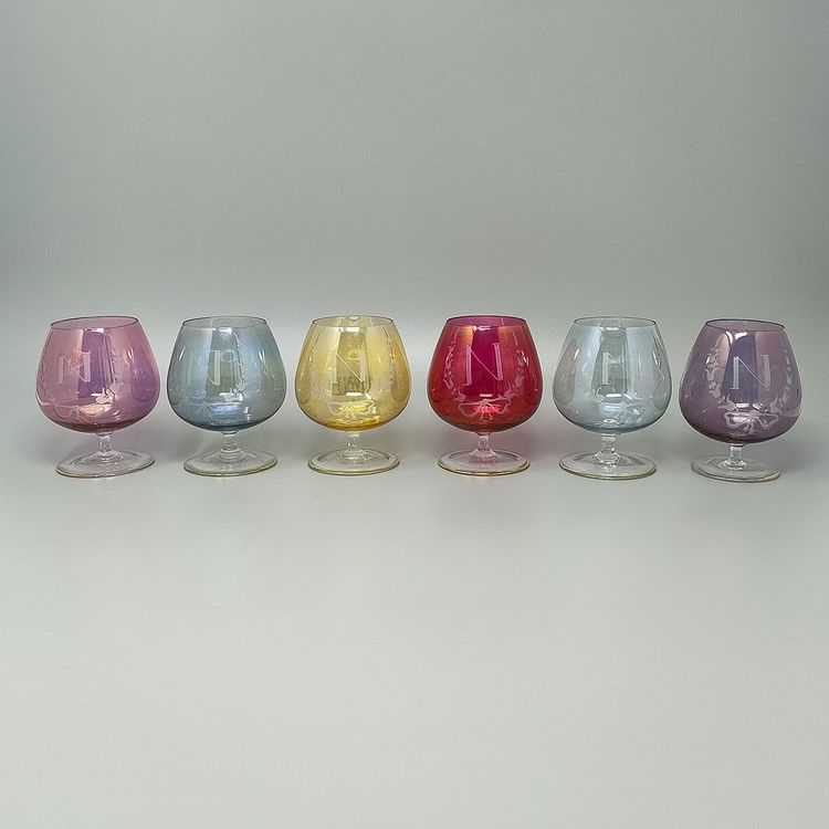 Set di sei bicchieri di lusso colorati Napoleone, realizzati a mano in cristallo, anni '60. Prodotto in Italia.