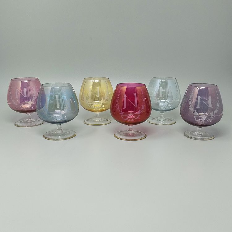 Set di sei bicchieri di lusso colorati Napoleone, realizzati a mano in cristallo, anni '60. Prodotto in Italia.