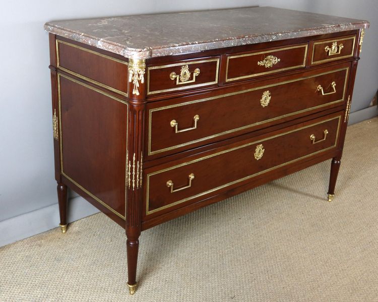 Commode Louis XVI époque XVIIIème siècle.