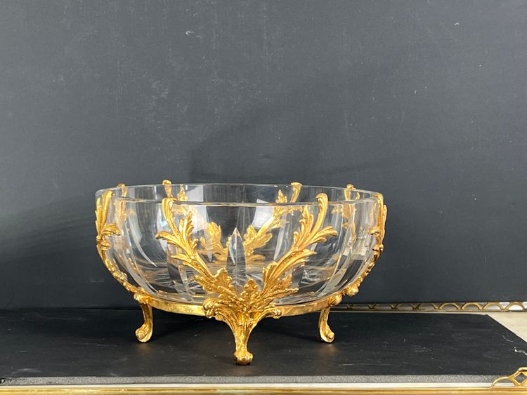 CUT CRYSTAL CUP WITH A GILT BRONZE MOUNT WITH OAK LEAF DECOR