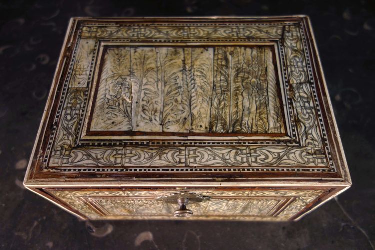 Cofanetto indo-portoghese "Mogul", India occidentale, XVII secolo