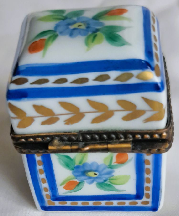 Pretty hand-painted porcelain pill box 2 bottles