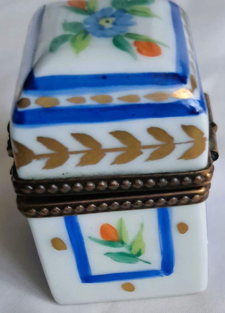 Pretty hand-painted porcelain pill box 2 bottles