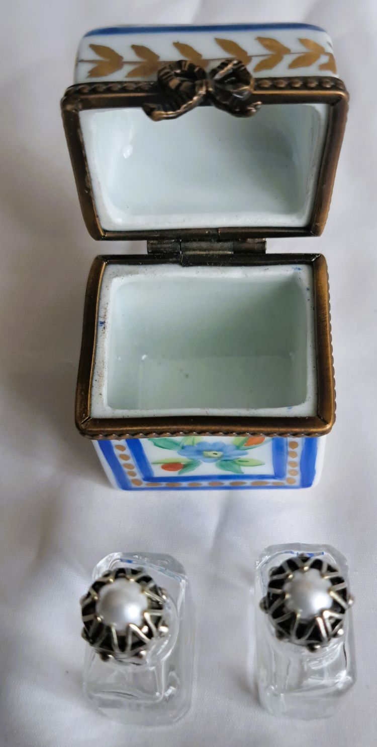 Pretty hand-painted porcelain pill box 2 bottles