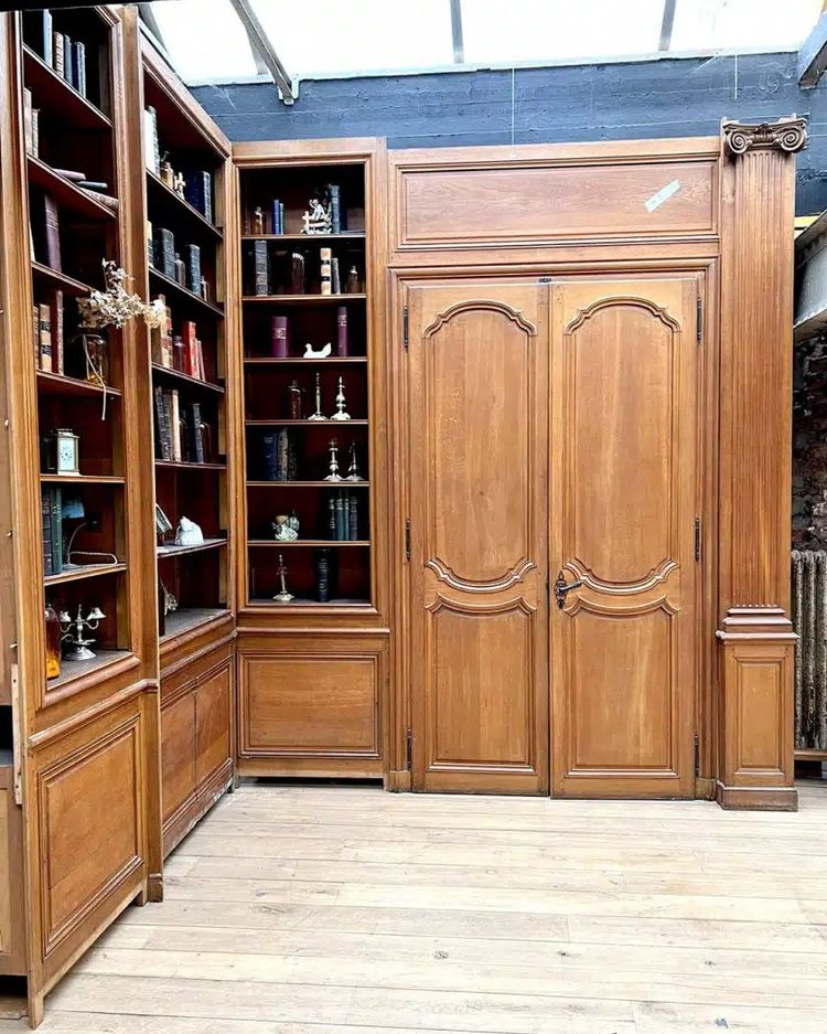 Empire style Parisian woodwork, 20 meters