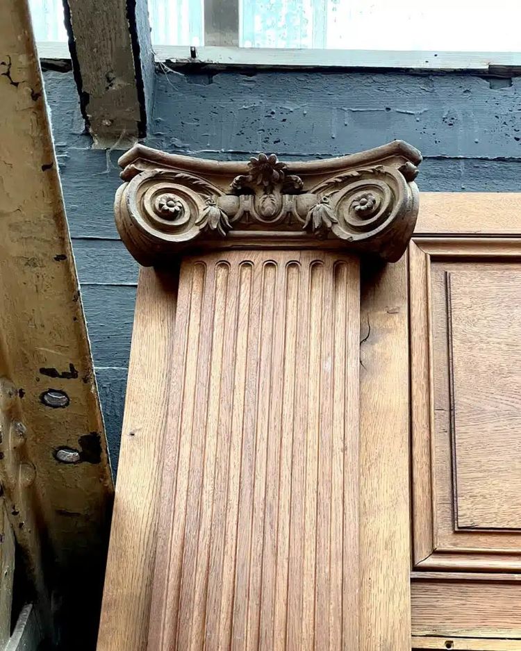 Empire style Parisian woodwork, 20 meters