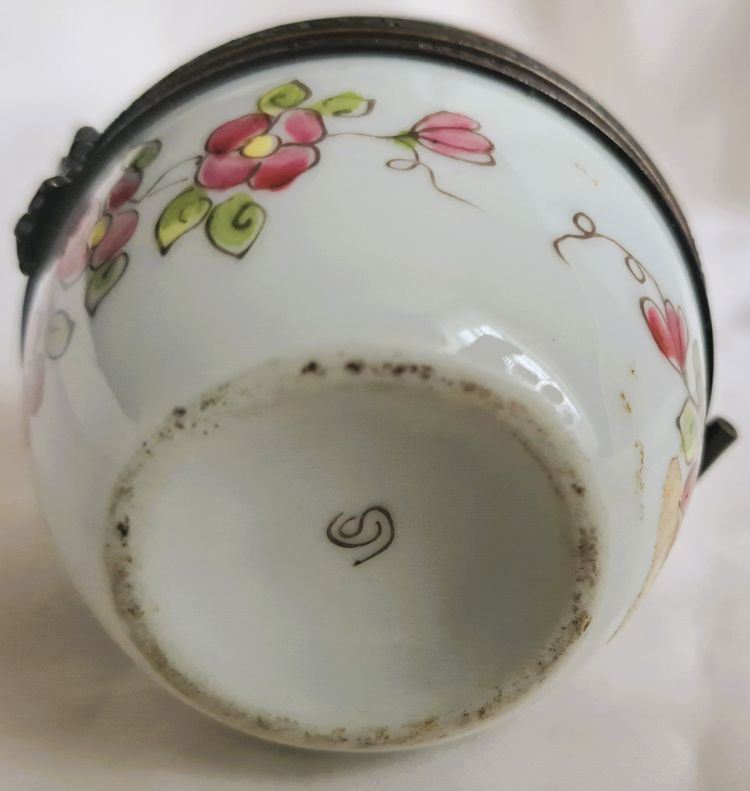 Jolie Boîte à pilules de collection en porcelaine peinte à la main 1 flacon