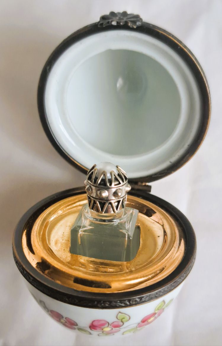 Jolie Boîte à pilules de collection en porcelaine peinte à la main 1 flacon