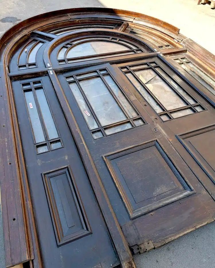 Large restaurant door with frame 257×367 cm
