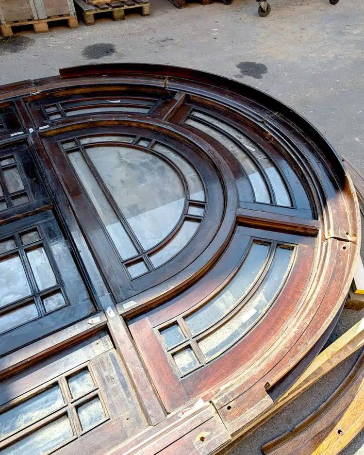 Large restaurant door with frame 257×367 cm