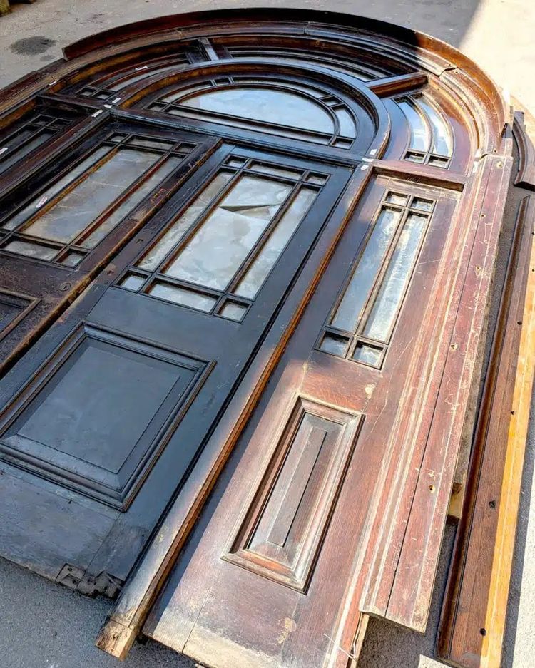 Large restaurant door with frame 257×367 cm