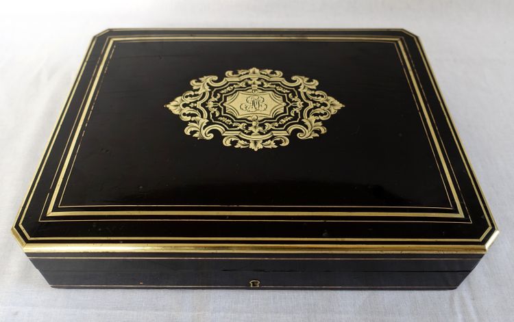 Scatola da gioco in legno d'ebano e intarsio Boulle