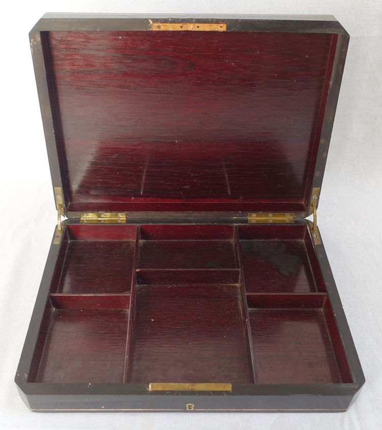Scatola da gioco in legno d'ebano e intarsio Boulle