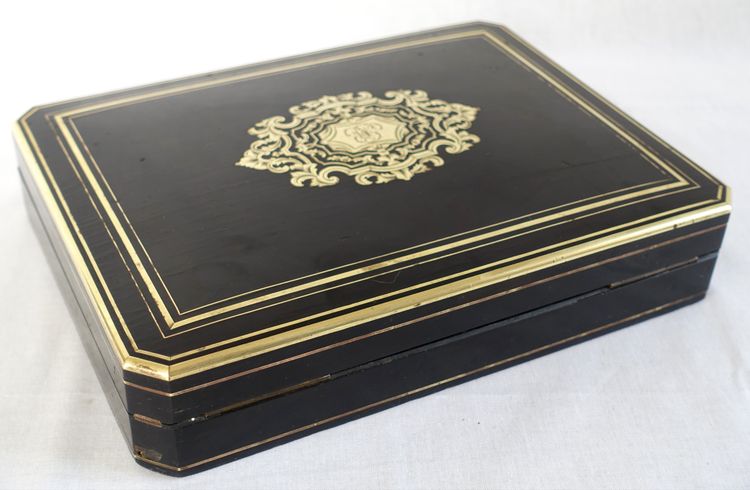 Scatola da gioco in legno d'ebano e intarsio Boulle