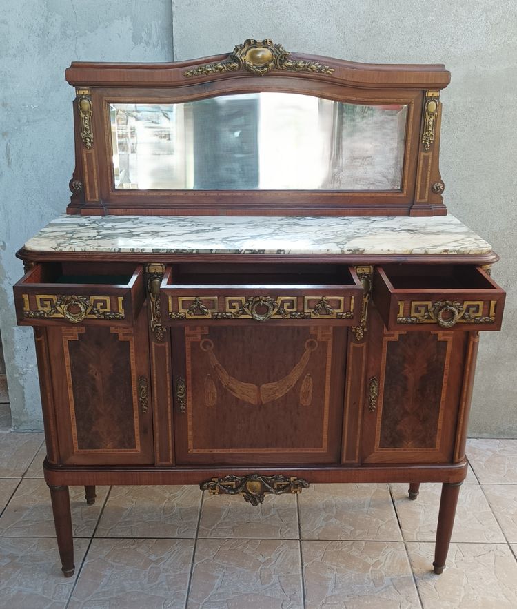 Credenza Luigi XVI impiallacciata in mogano con intarsi in legno pregiato